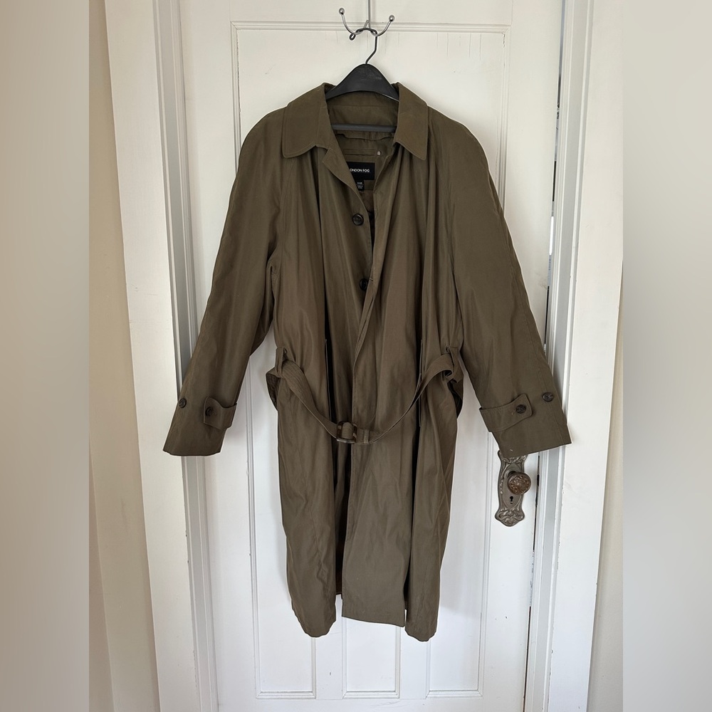 Men’s London Fog Trench / Rain Coat 🧥